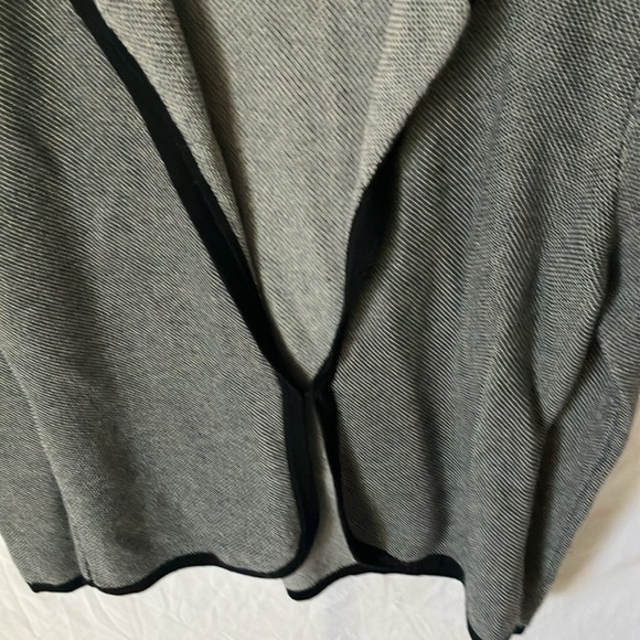 Banana Republic: Black/White Cardigan Sweater- Extra Fine Merino Wool Blend- L - Picture 8 of 16